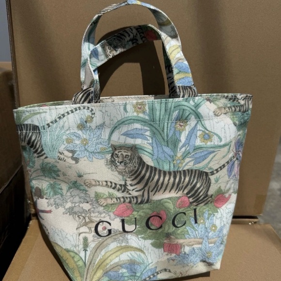 Gucci Handbags - Gucci Tiger Limited Edition Multicolor Canvas Tote Bag NWT
